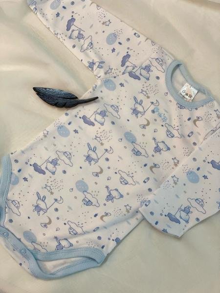 BODY MANGA LARGA ESTAMPADO CELESTE T.12.M