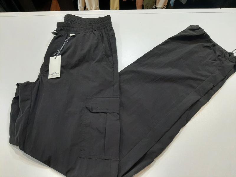 PANTALON TRENCH CARGO NENE NEGRO T.18