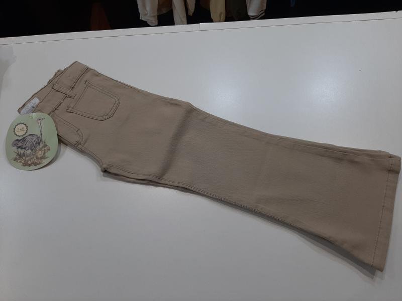 PANTALON MBURUCUYA CORTE JEANERO DE GABARDINA ELASTIZADA BEIGE NENA T.06