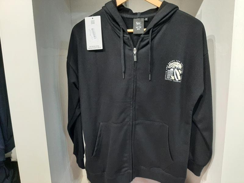 CAMPERA RUSTICA EST. ESPALDA (NEGRA/BEIGE) OVER T.14