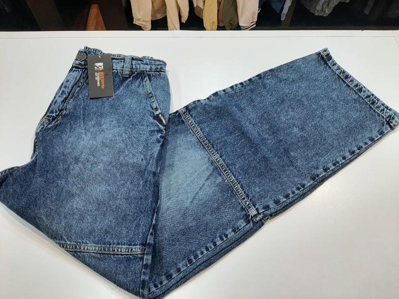 JEAN RELAXED BAGGY CON RECORTES T.18