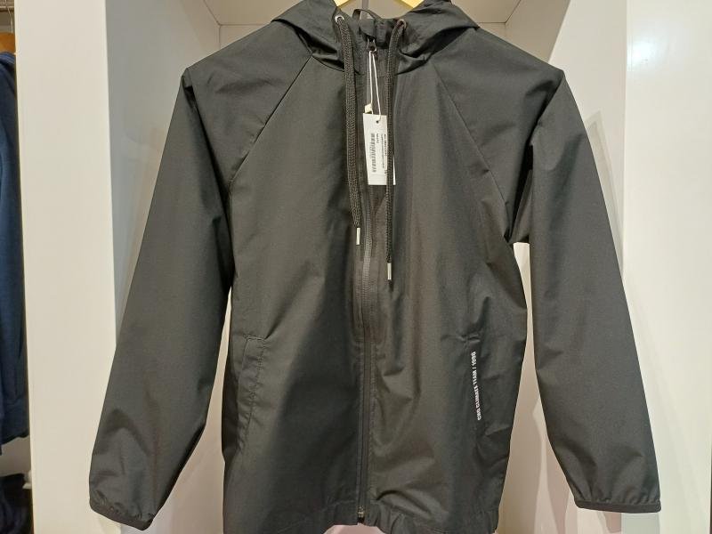CAMPERA ROMPEVIENTO NENE NEGRA T: 10